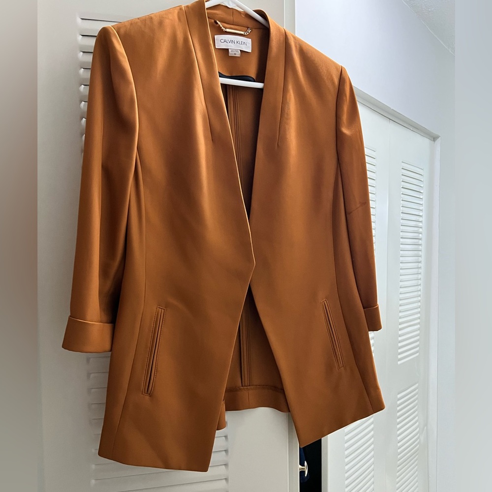 Calvin Klein - Picture 5 of 8